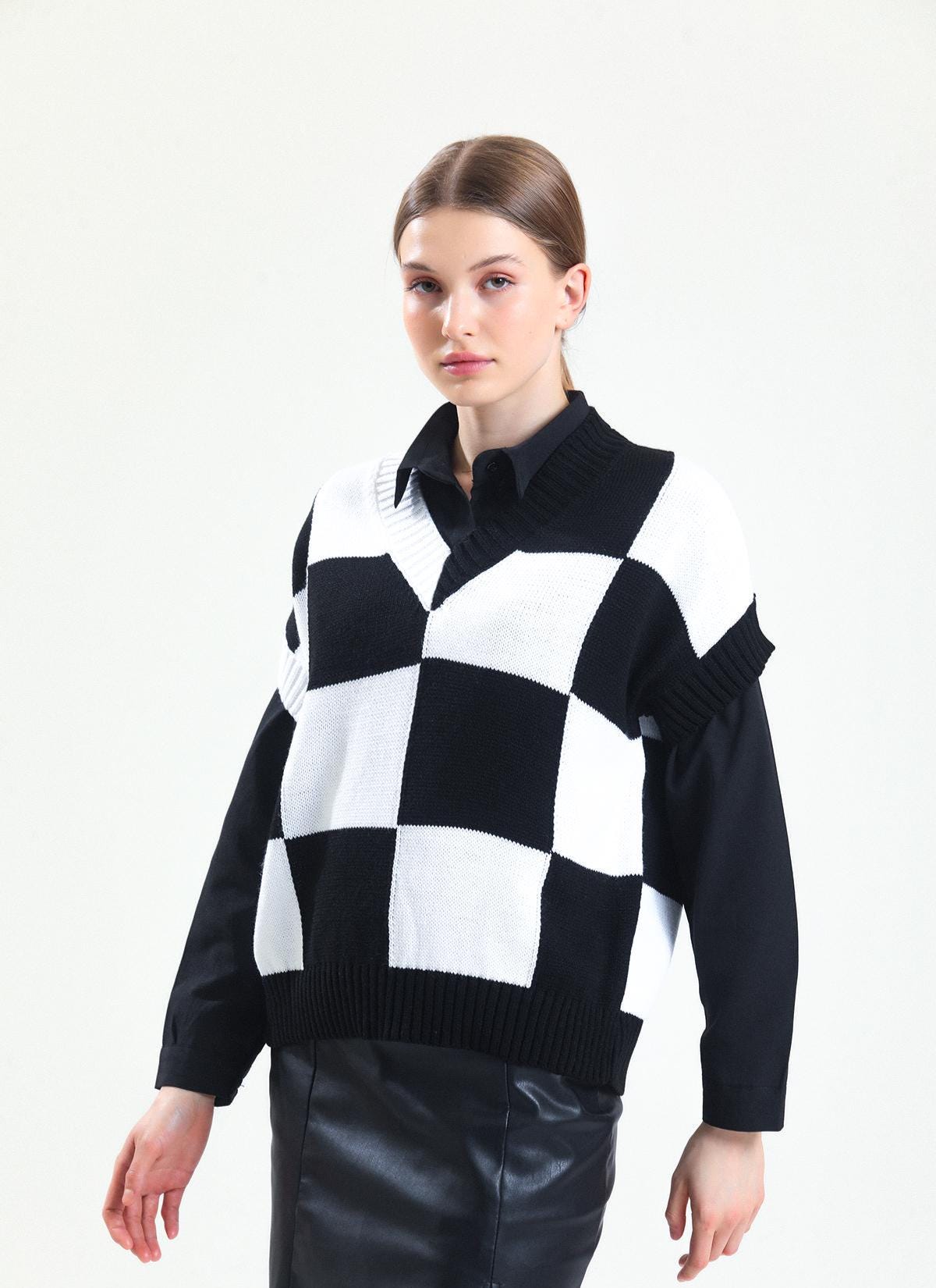 Checkered Knit Vest: Black and White Boho Sweater - Image 4