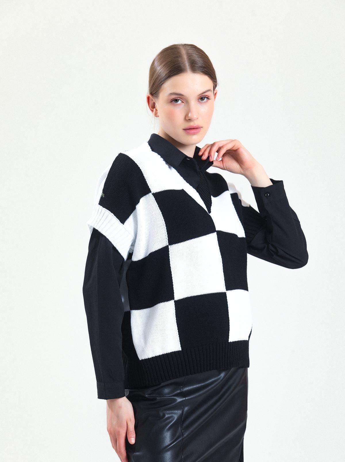 Checkered Knit Vest: Black and White Boho Sweater - Image 5
